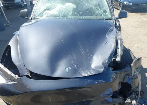 2025 Tesla Model Y Performance Dual Motor All-Wheel Drive from USA, damaged, VIN 7SAYGDEF1SF245917